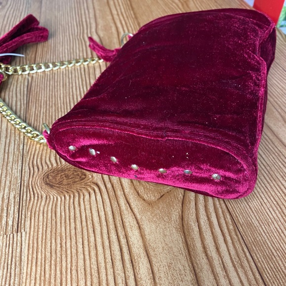 Red Velvet Chain Bag - Picture 5 of 5